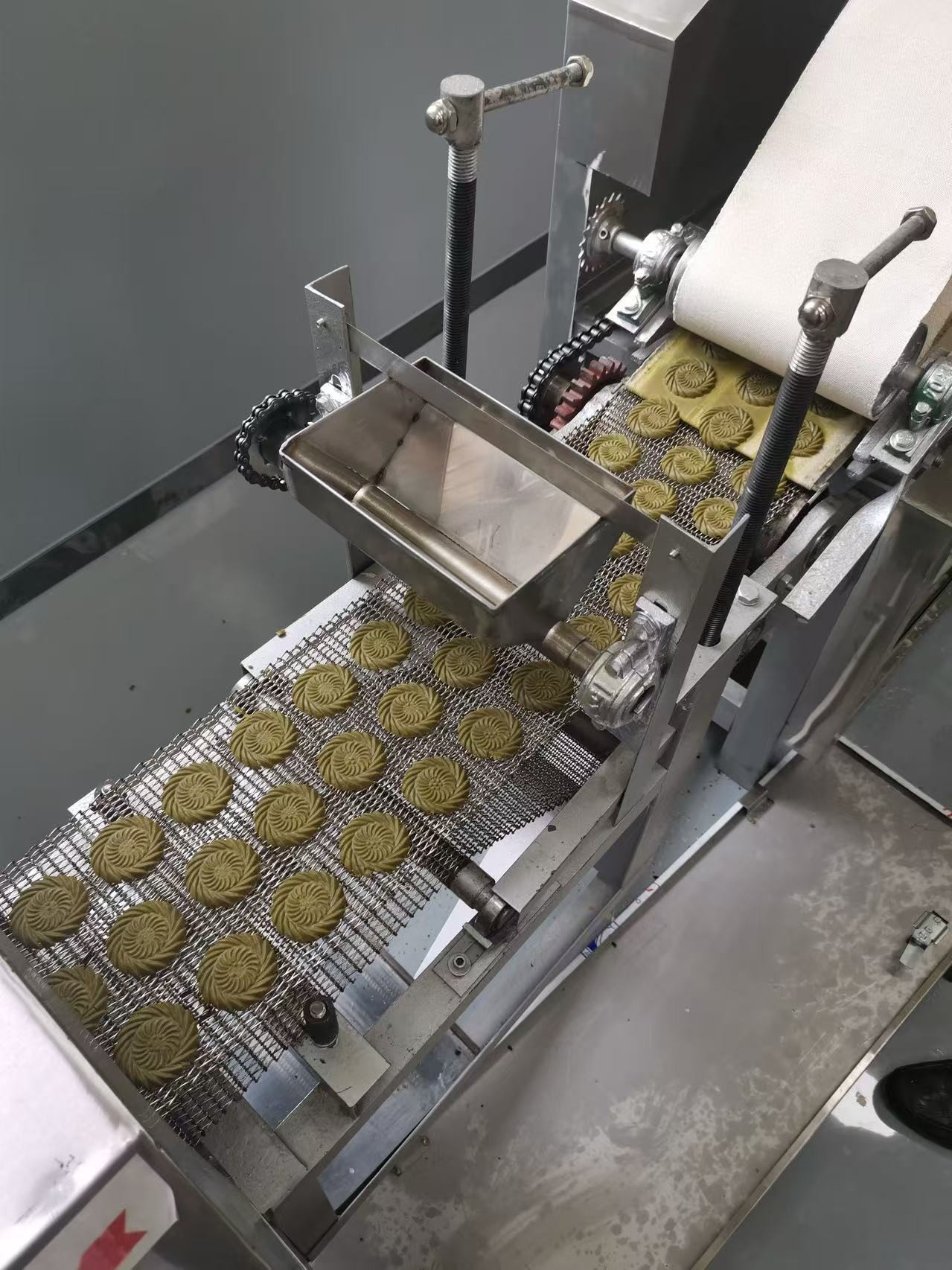 647C9